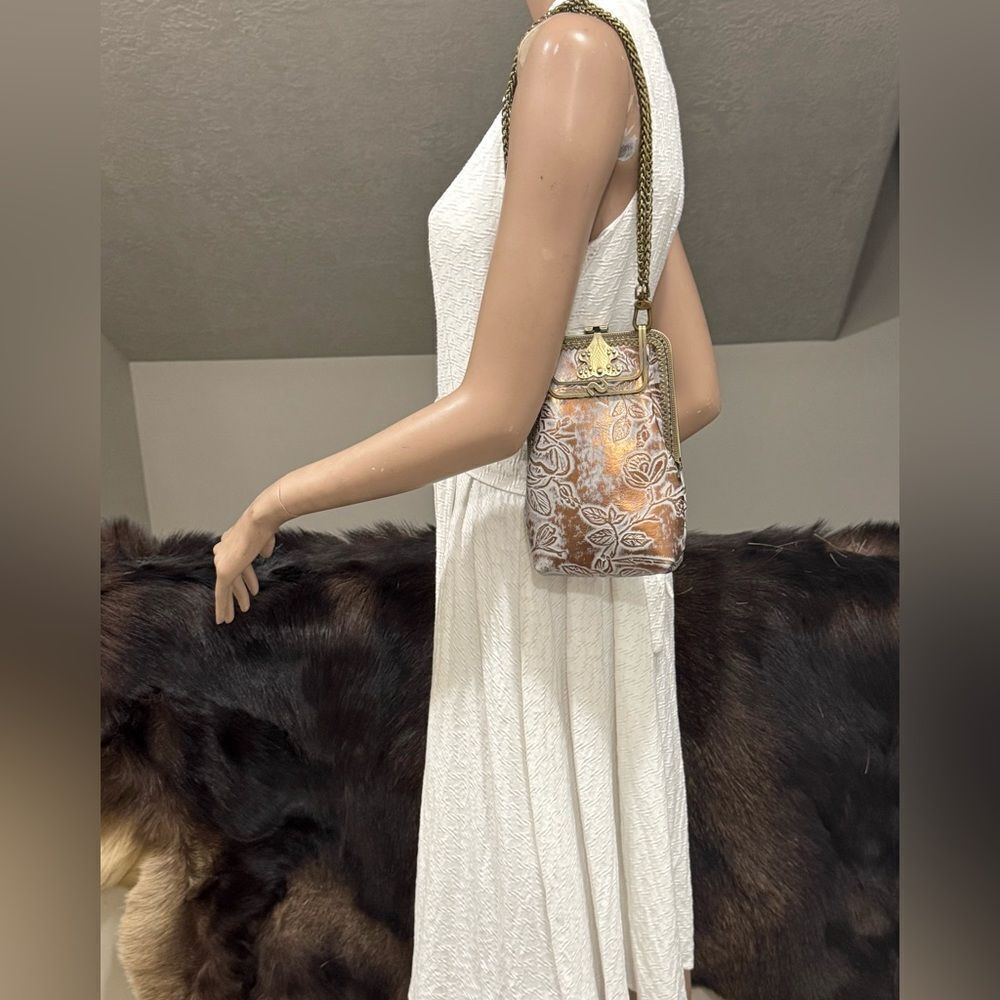 Floral Embossed Cowhide Leather Handmade Push-lock Phone Case/Pouch/Crossbody - Picture 2 of 13